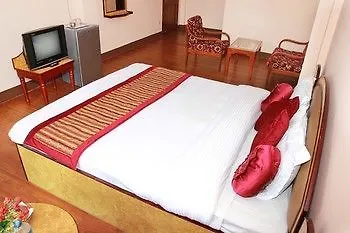 Happy Hotel 3*