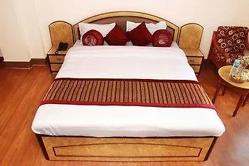 Happy Hotel 3*