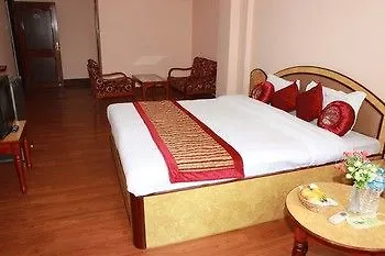 Happy Hotel 3*