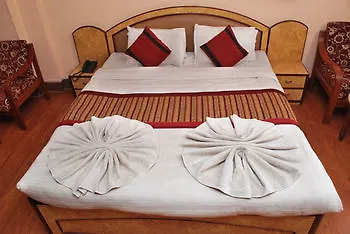 Happy Hotel 3*